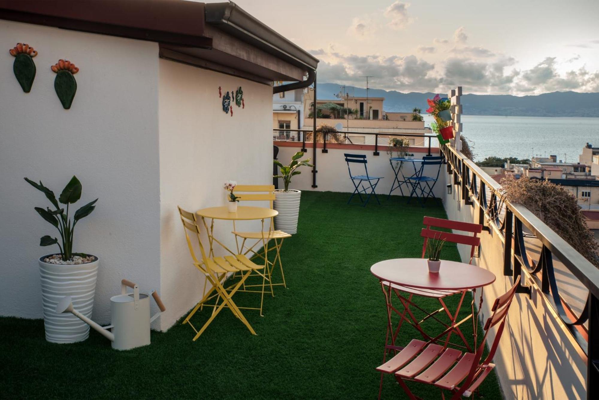 B&B Fuori Squadro - In Centro Con Terrazza Relax Vista Mare Reggio di Calabria Kültér fotó
